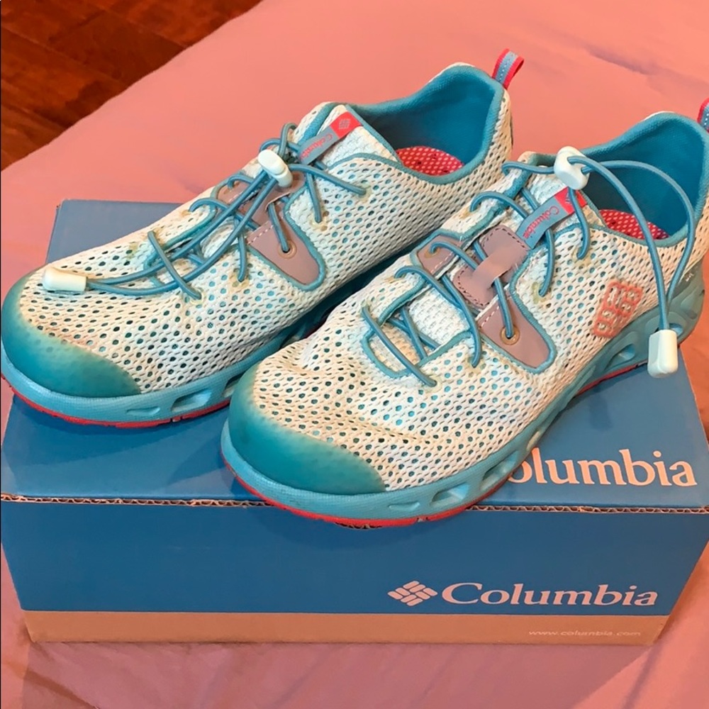 Walking shoes
